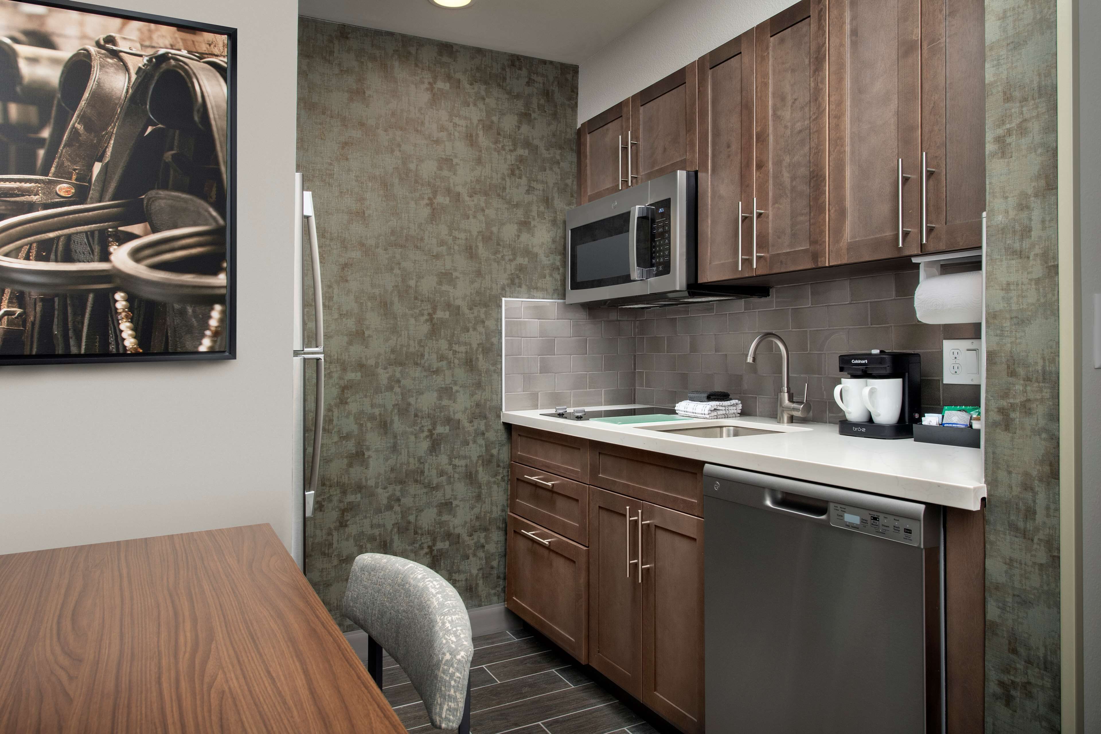Homewood Suites by Hilton Louisville Airport