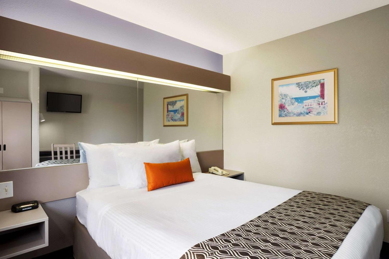 Microtel Inn & Suites by Wyndham Louisville East