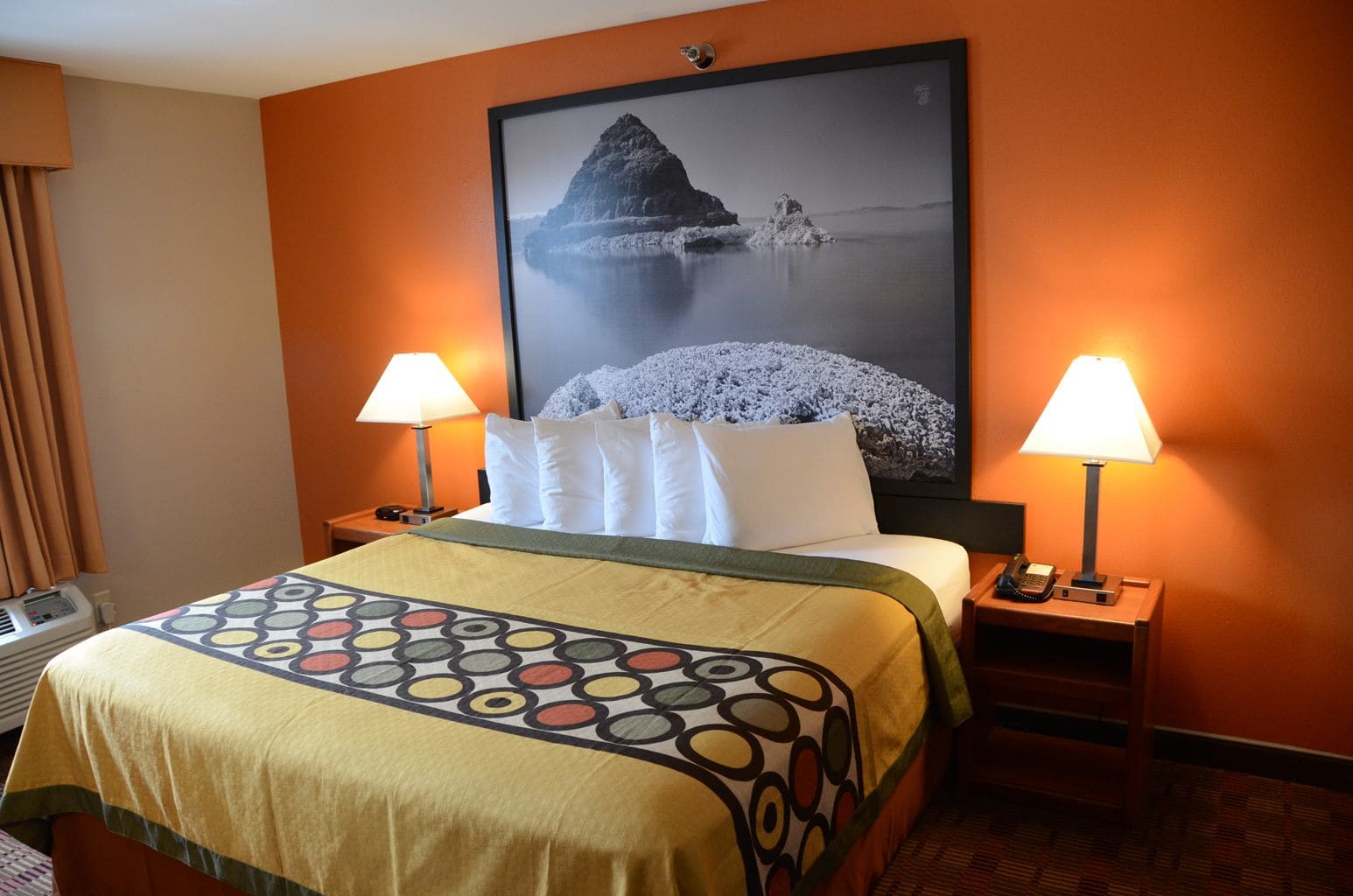 Super 8 by Wyndham Louisville/Expo Center
