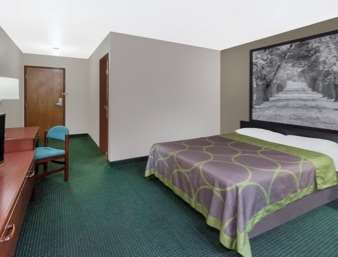 Super 8 by Wyndham Munfordville KY