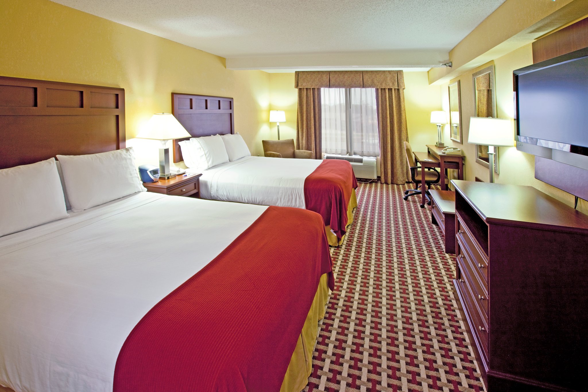 Holiday Inn Express & Suites Murray