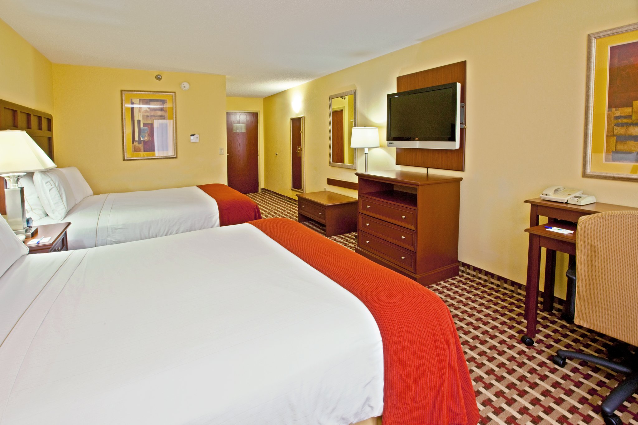 Holiday Inn Express & Suites Murray