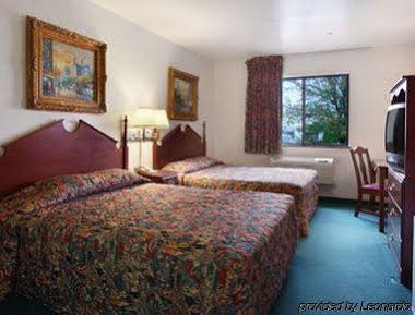 Derby Inn & Suites