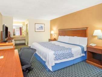 Days Inn by Wyndham Oak Grove/Ft. Campbell