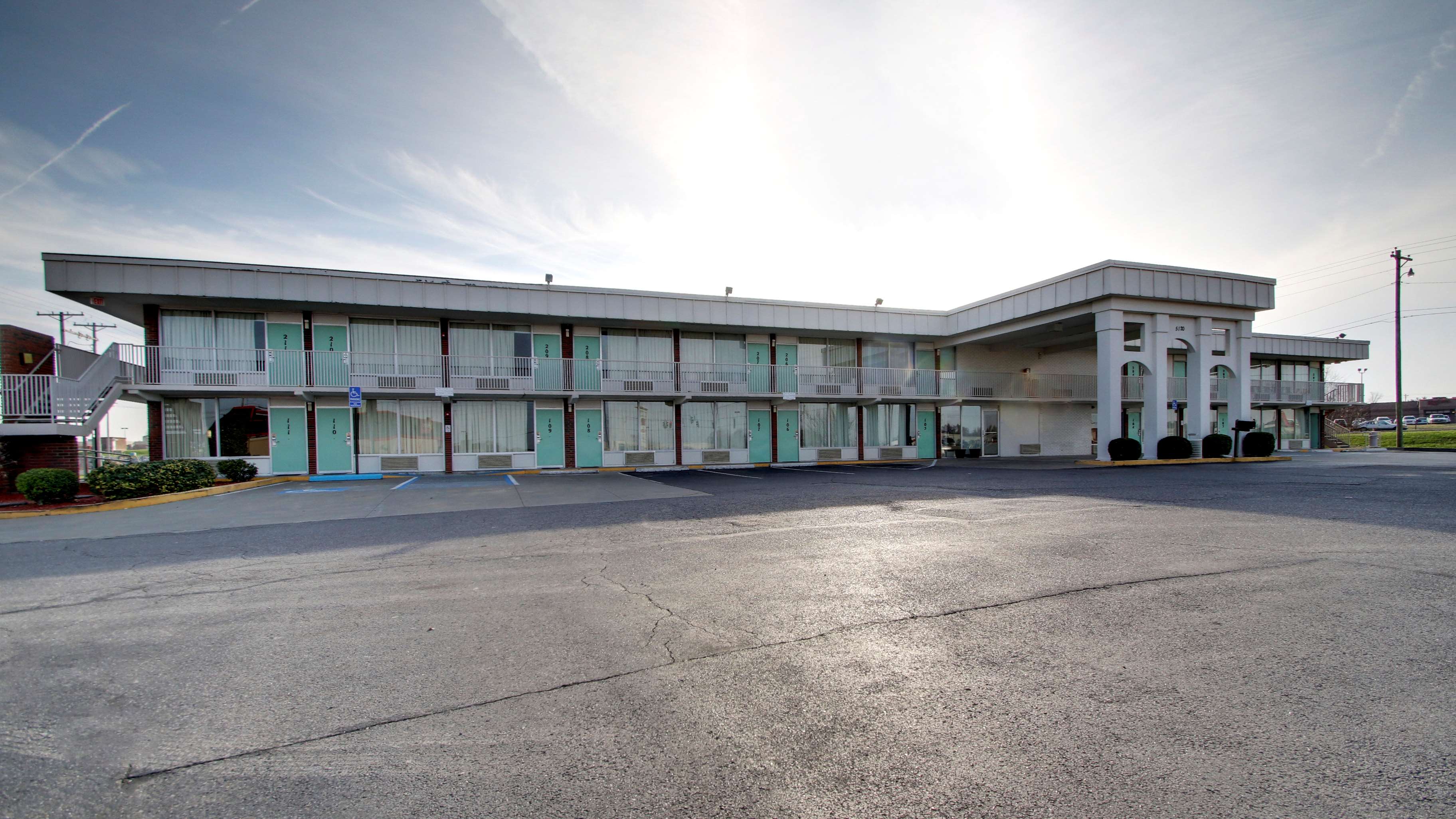 Econo Lodge Paducah West I-24