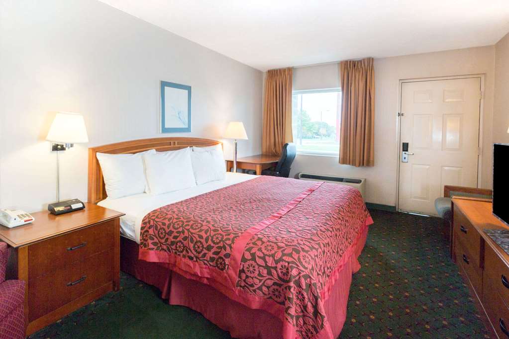 Days Inn by Wyndham Richmond