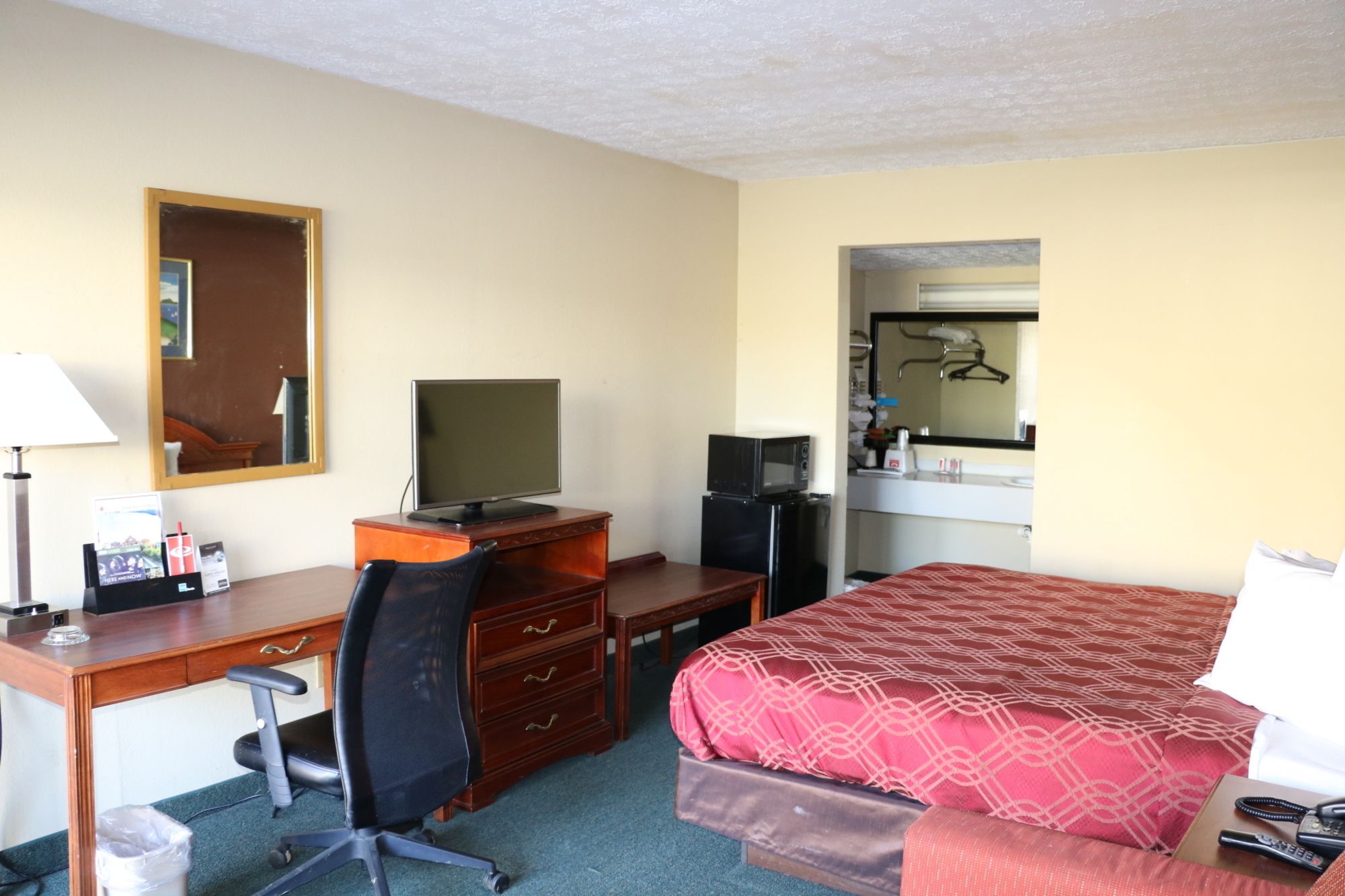 Red Roof Inn Walton - Richwood
