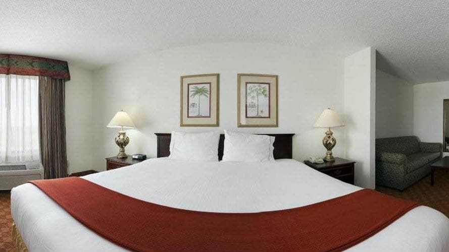 Holiday Inn Express & Suites Shelbyville
