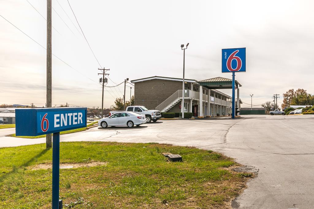 Motel 6 Somerset