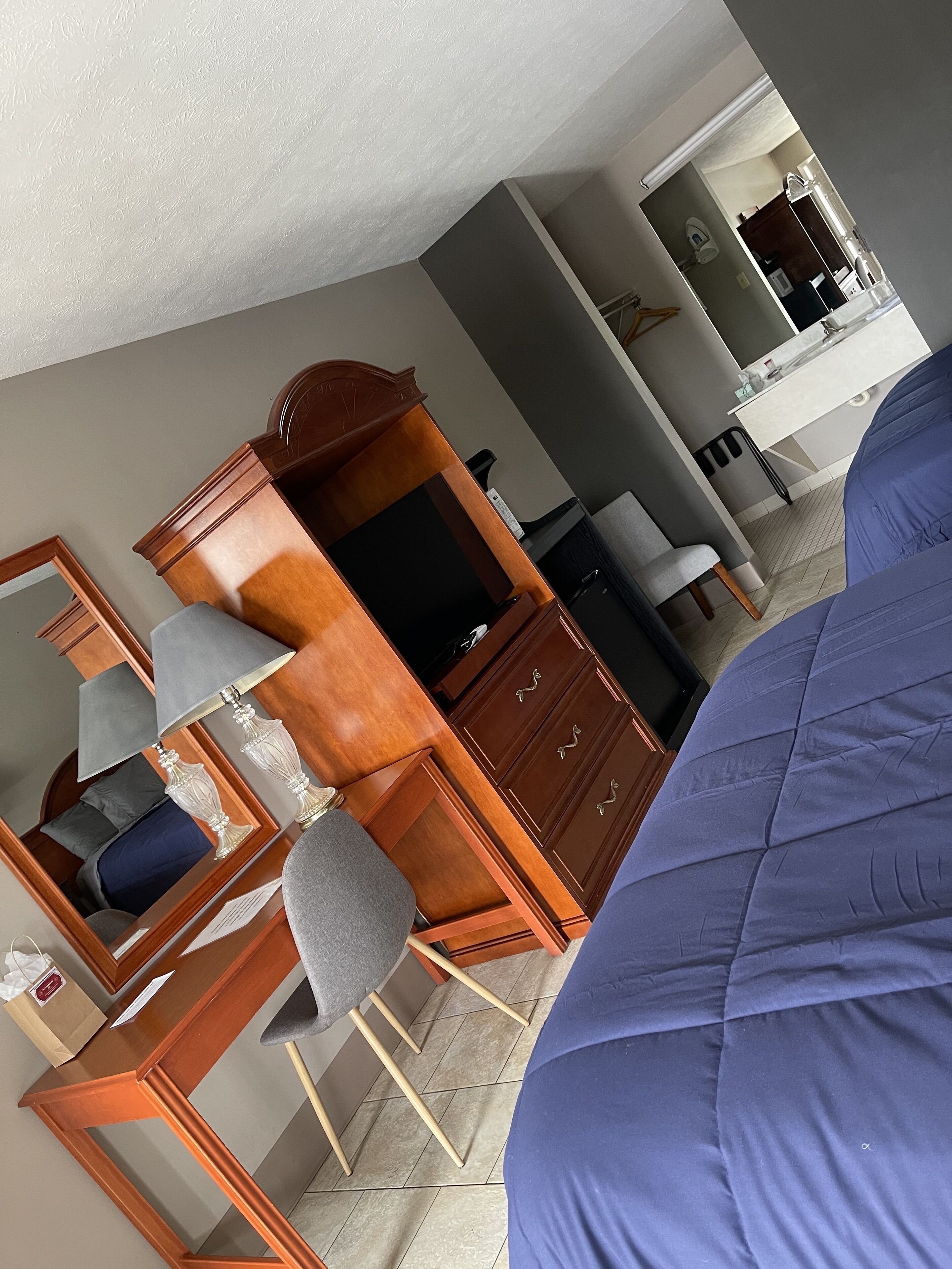 The Tompkinsville Inn
