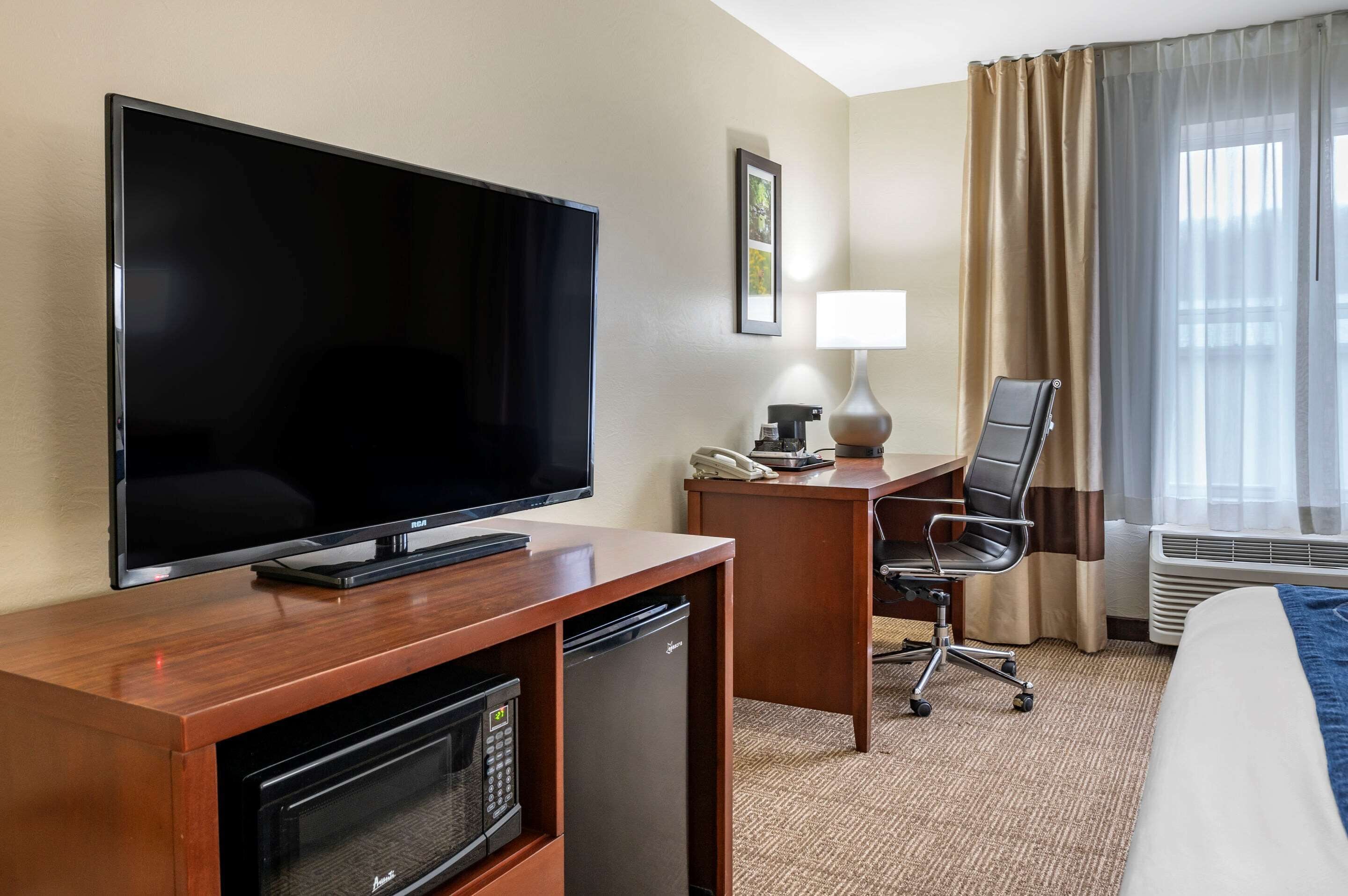 Comfort Inn & Suites Northern Kentucky