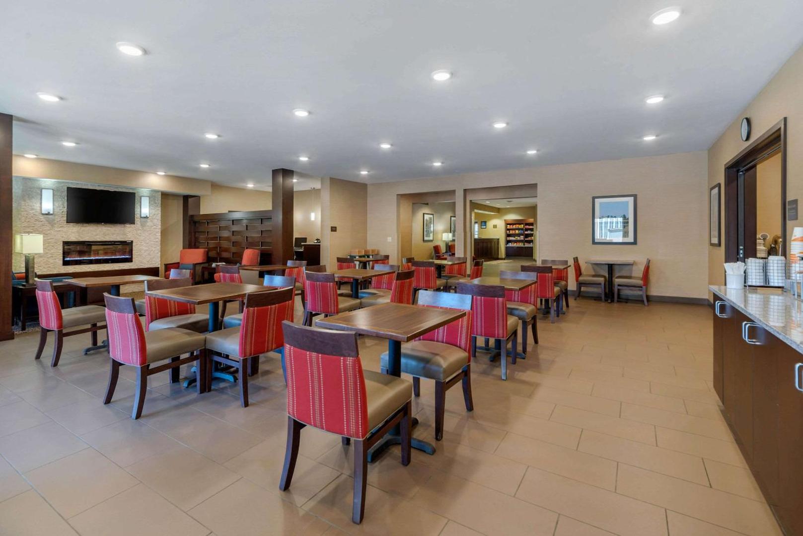 Comfort Inn & Suites Northern Kentucky