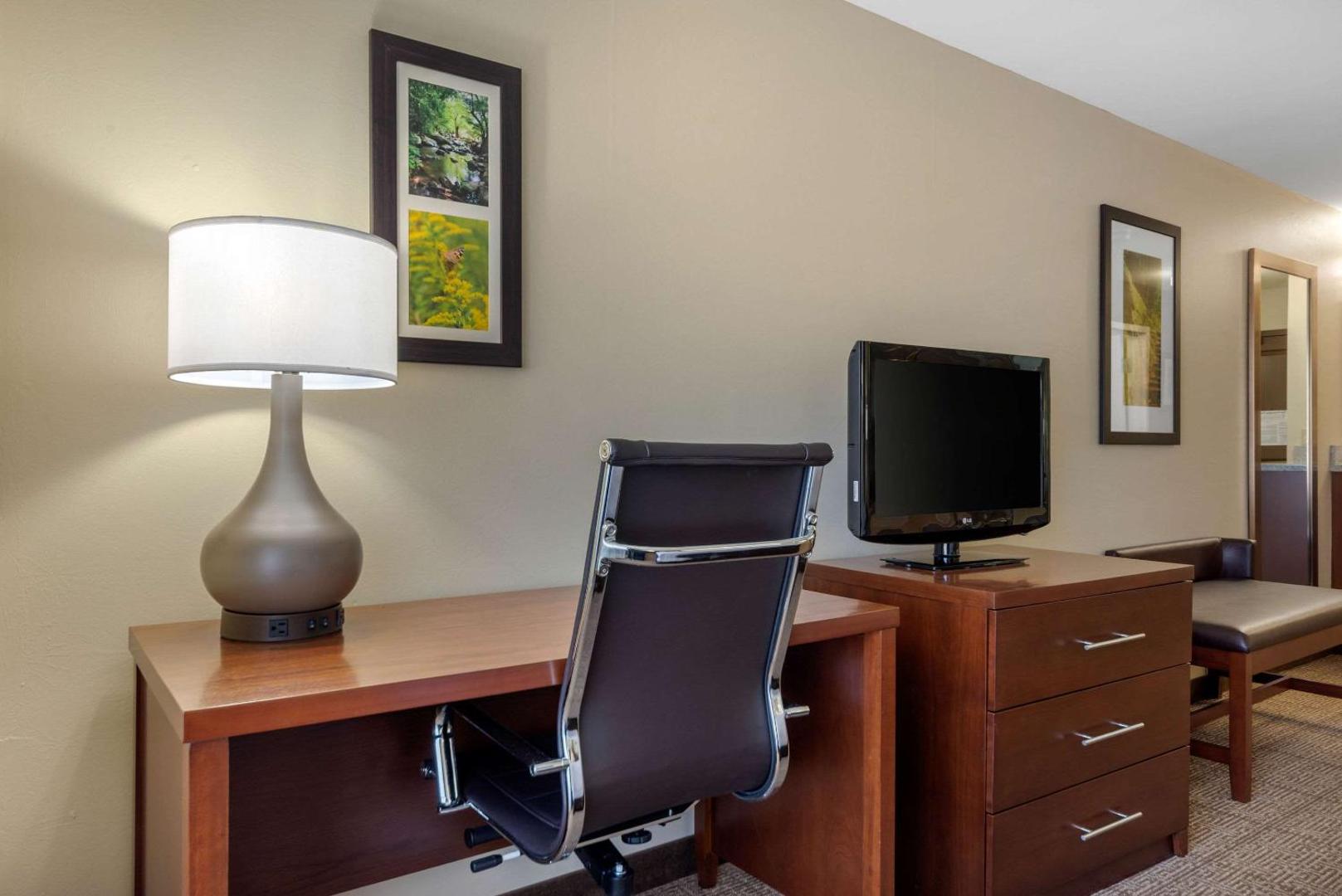 Comfort Inn & Suites Northern Kentucky