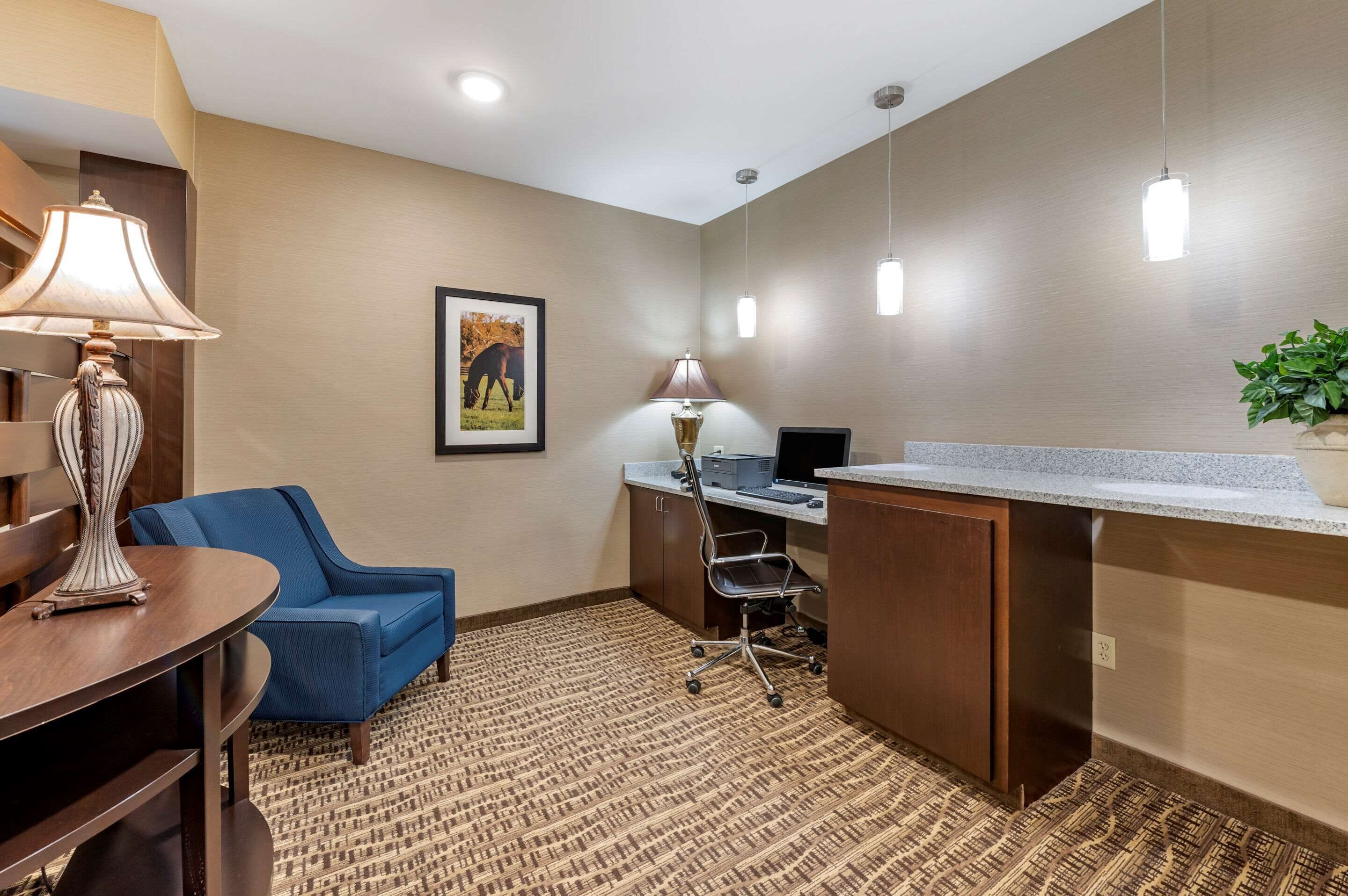 Comfort Inn & Suites Northern Kentucky