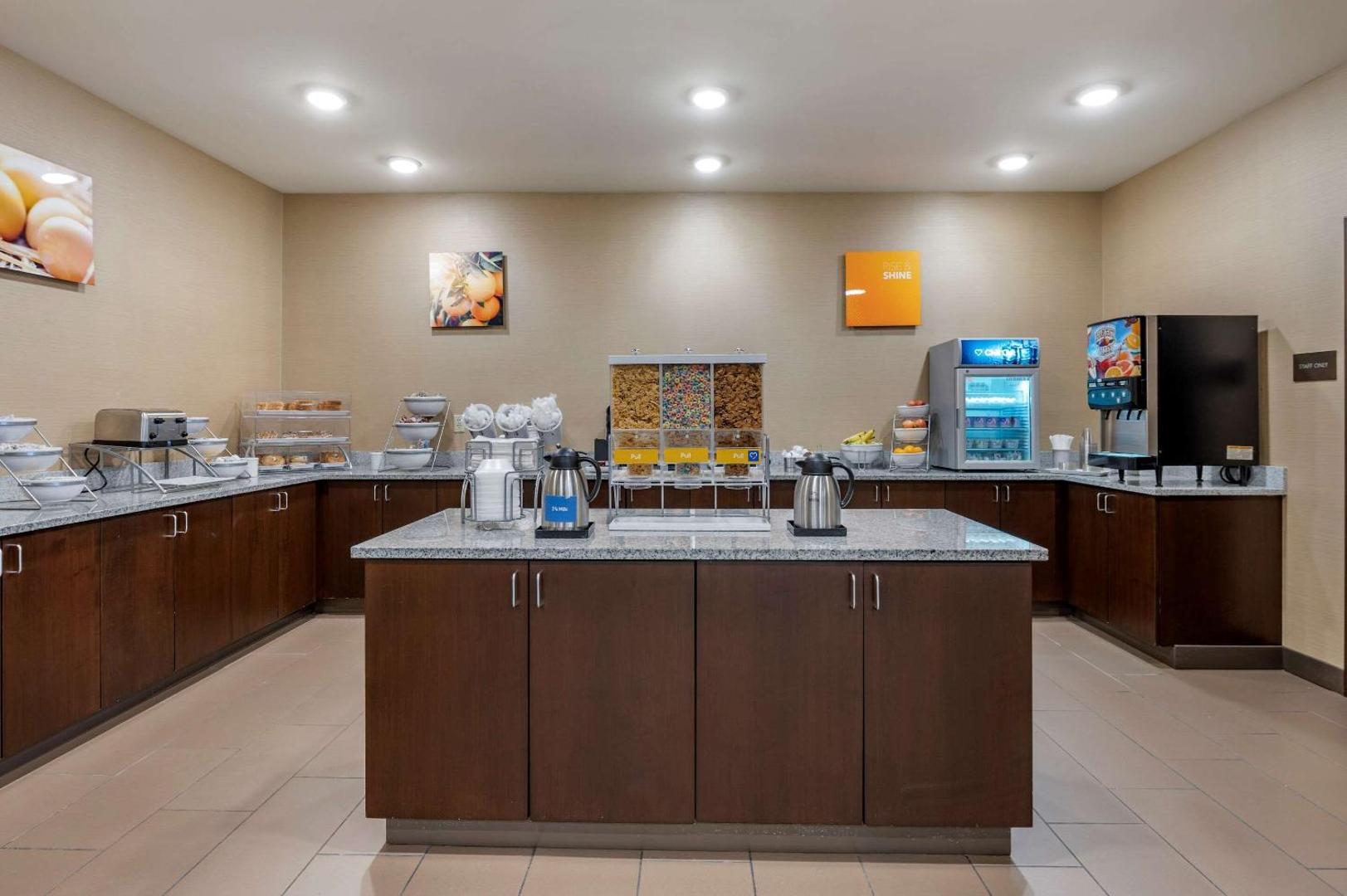 Comfort Inn & Suites Northern Kentucky