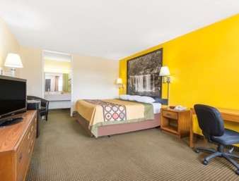Super 8 by Wyndham Williamsburg