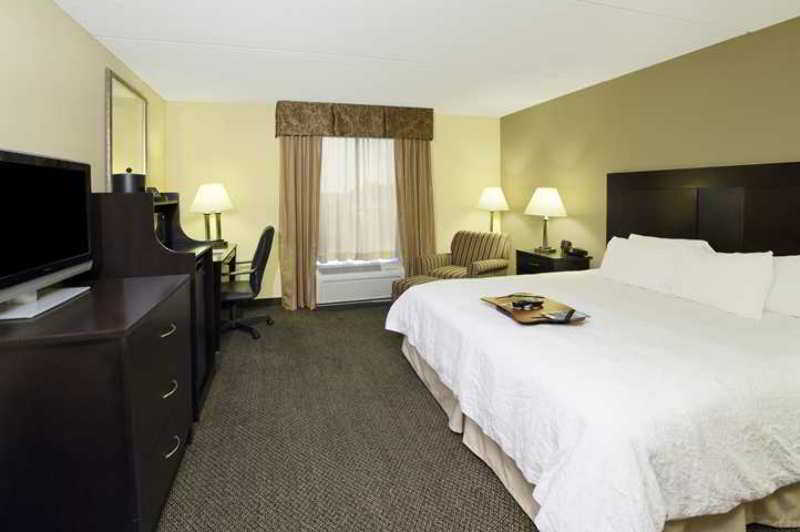 Hampton Inn & Suites Alexandria