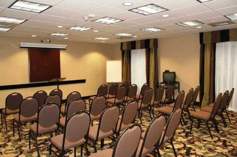 Hampton Inn & Suites Alexandria