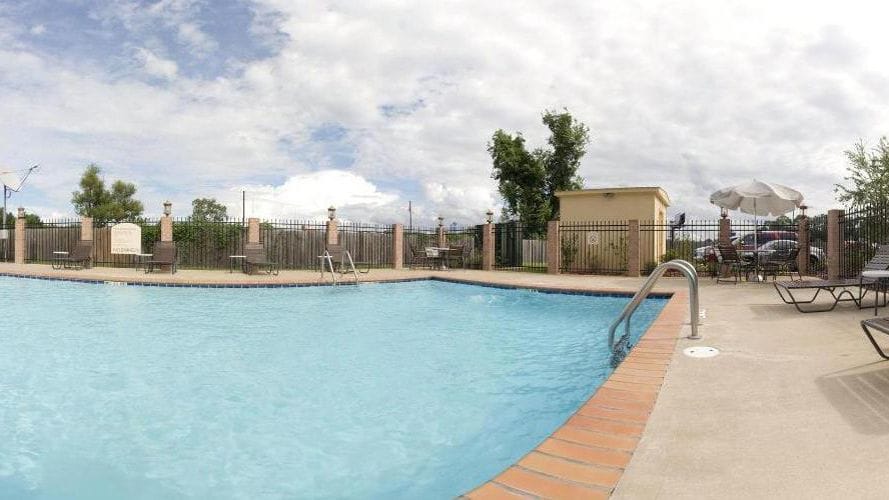 Holiday Inn Express Hotel & Suites Alexandria