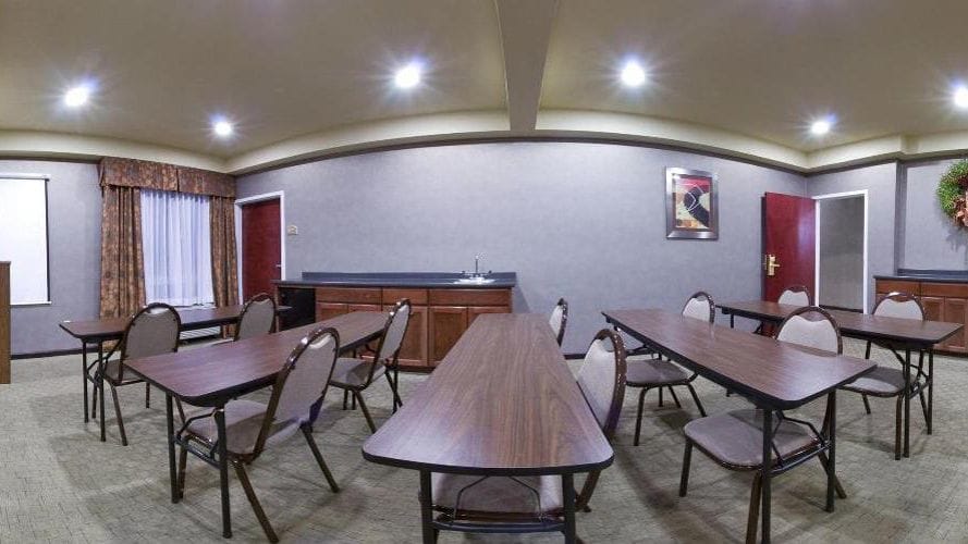 Holiday Inn Express Hotel & Suites Alexandria