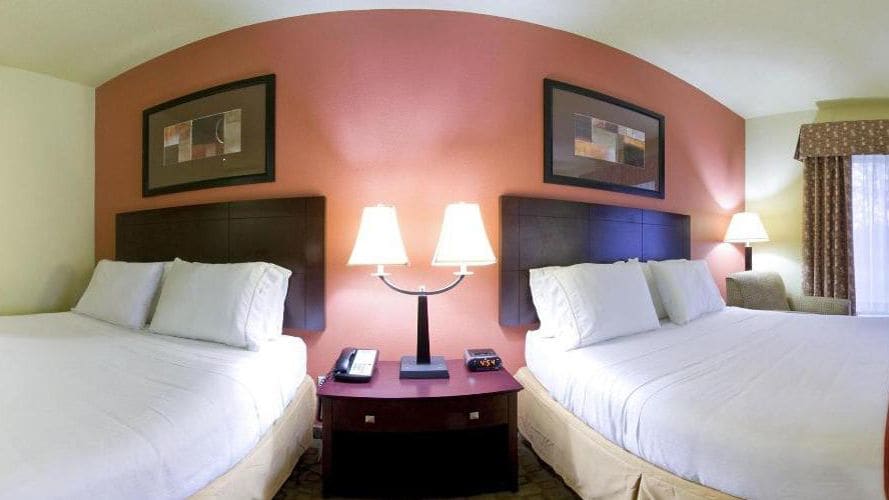 Holiday Inn Express Hotel & Suites Alexandria
