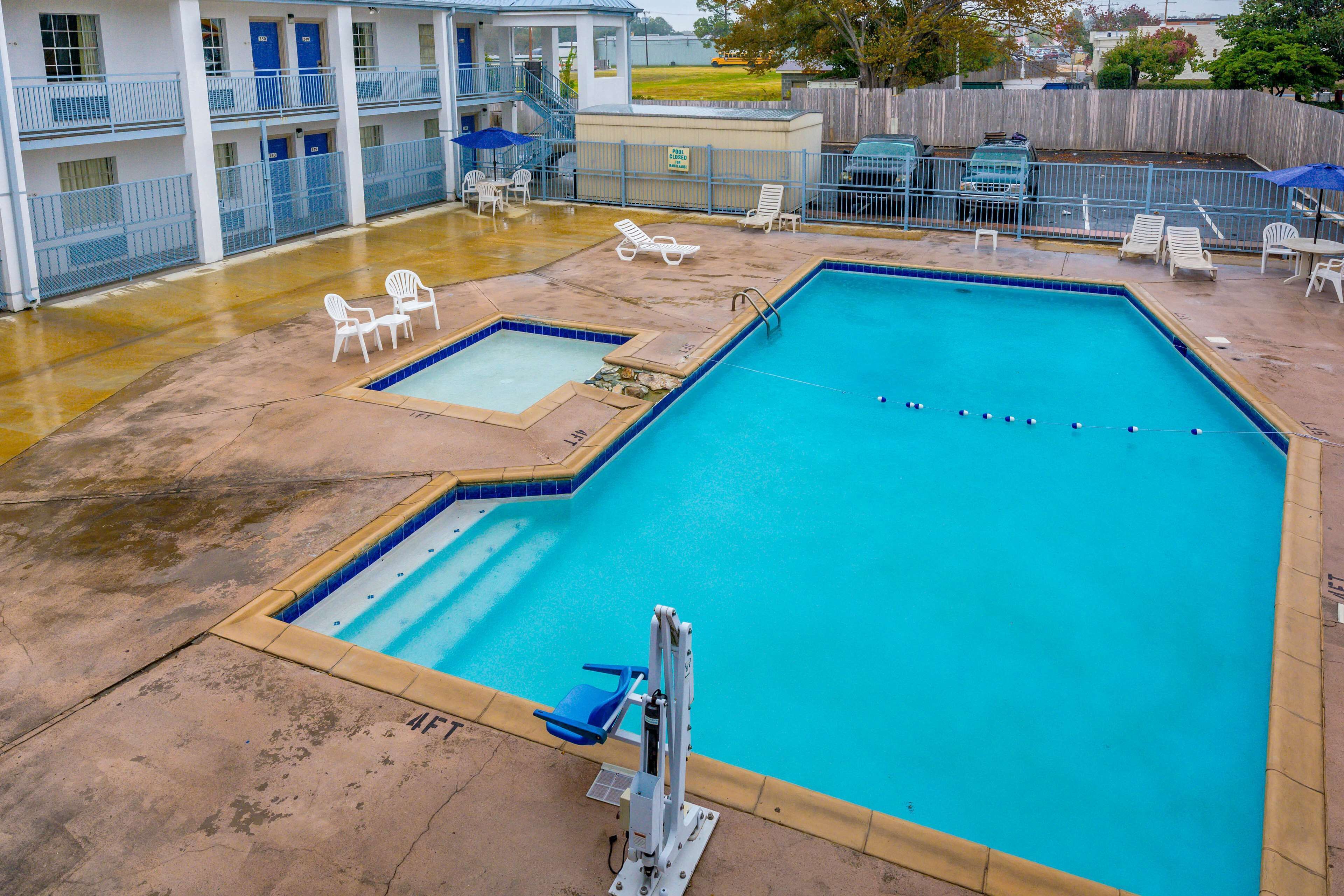 Motel 6 Alexandria, LA - South