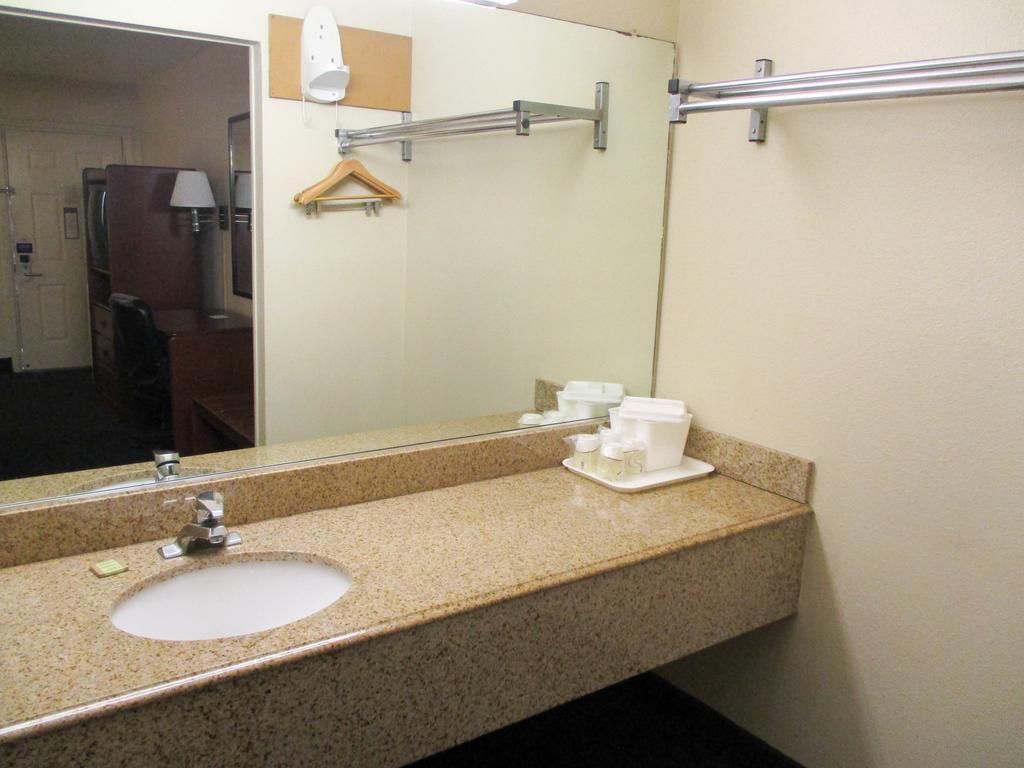 Ramada Alexandria