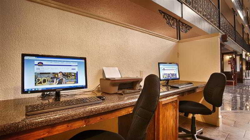 Royal Inn & Suites