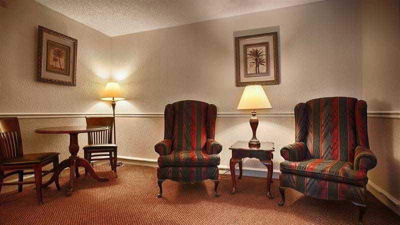 Royal Inn & Suites