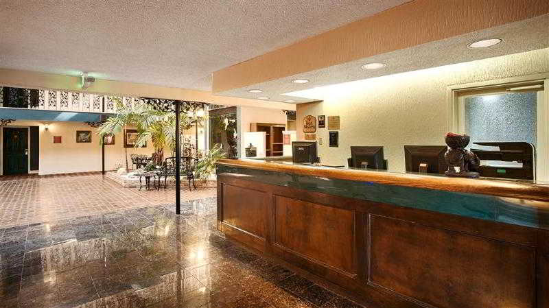 Royal Inn & Suites