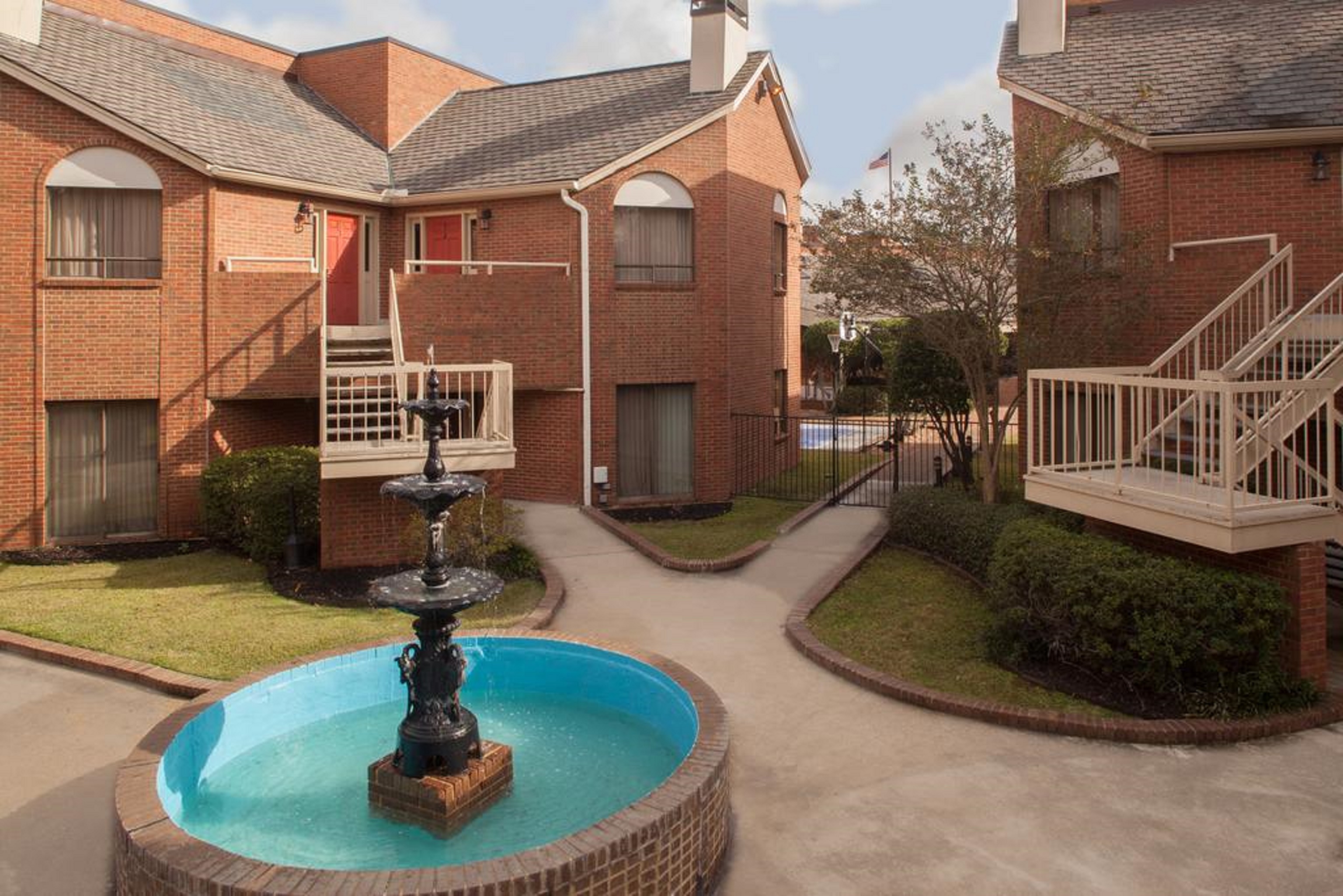 Cloverleaf Suites Baton Rouge