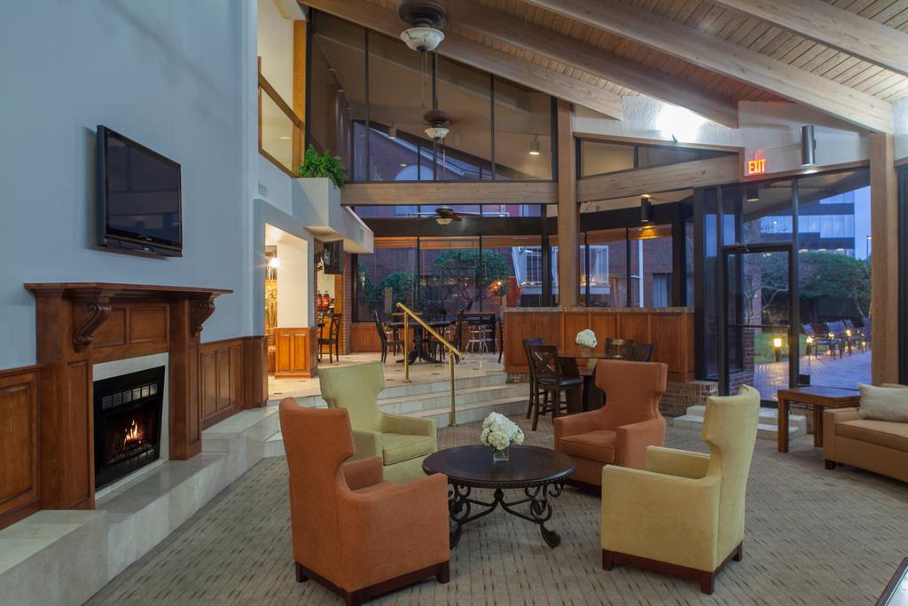 Cloverleaf Suites Baton Rouge