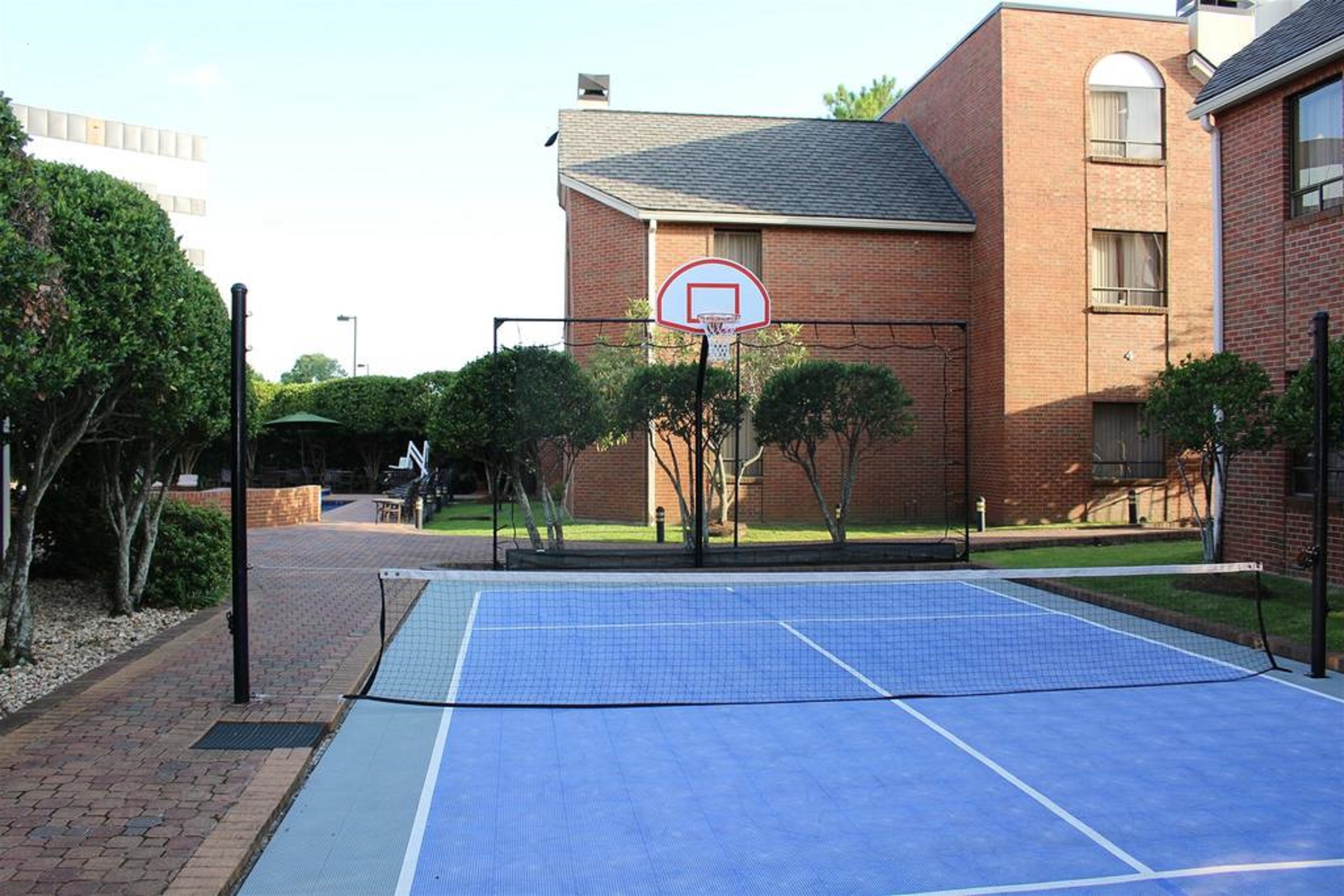 Cloverleaf Suites Baton Rouge