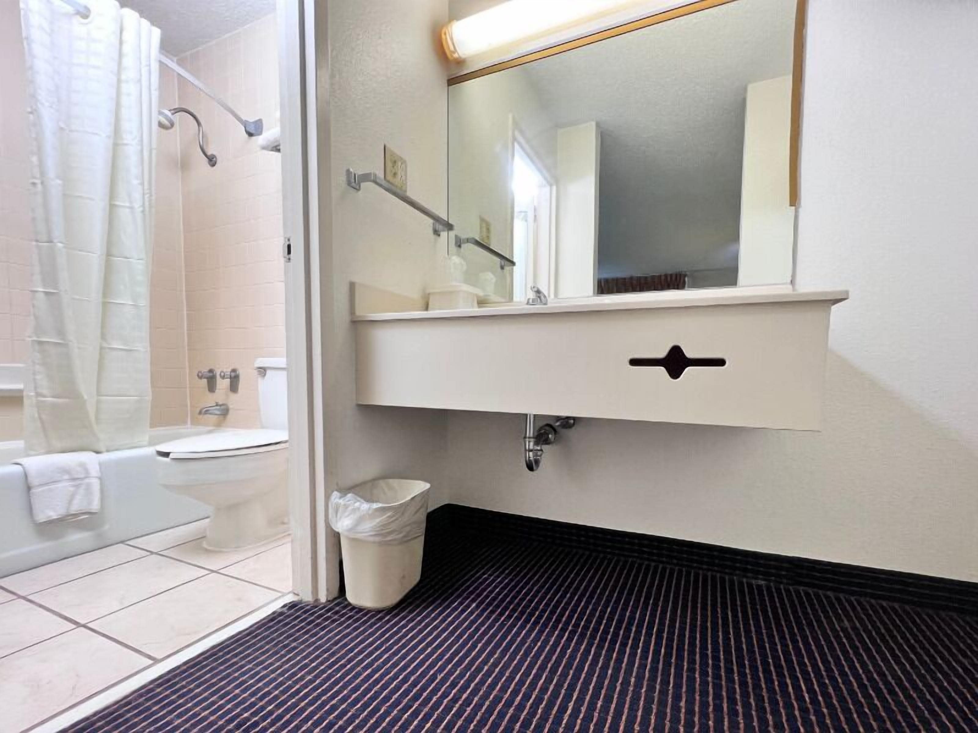 Heritage Inn And Suites