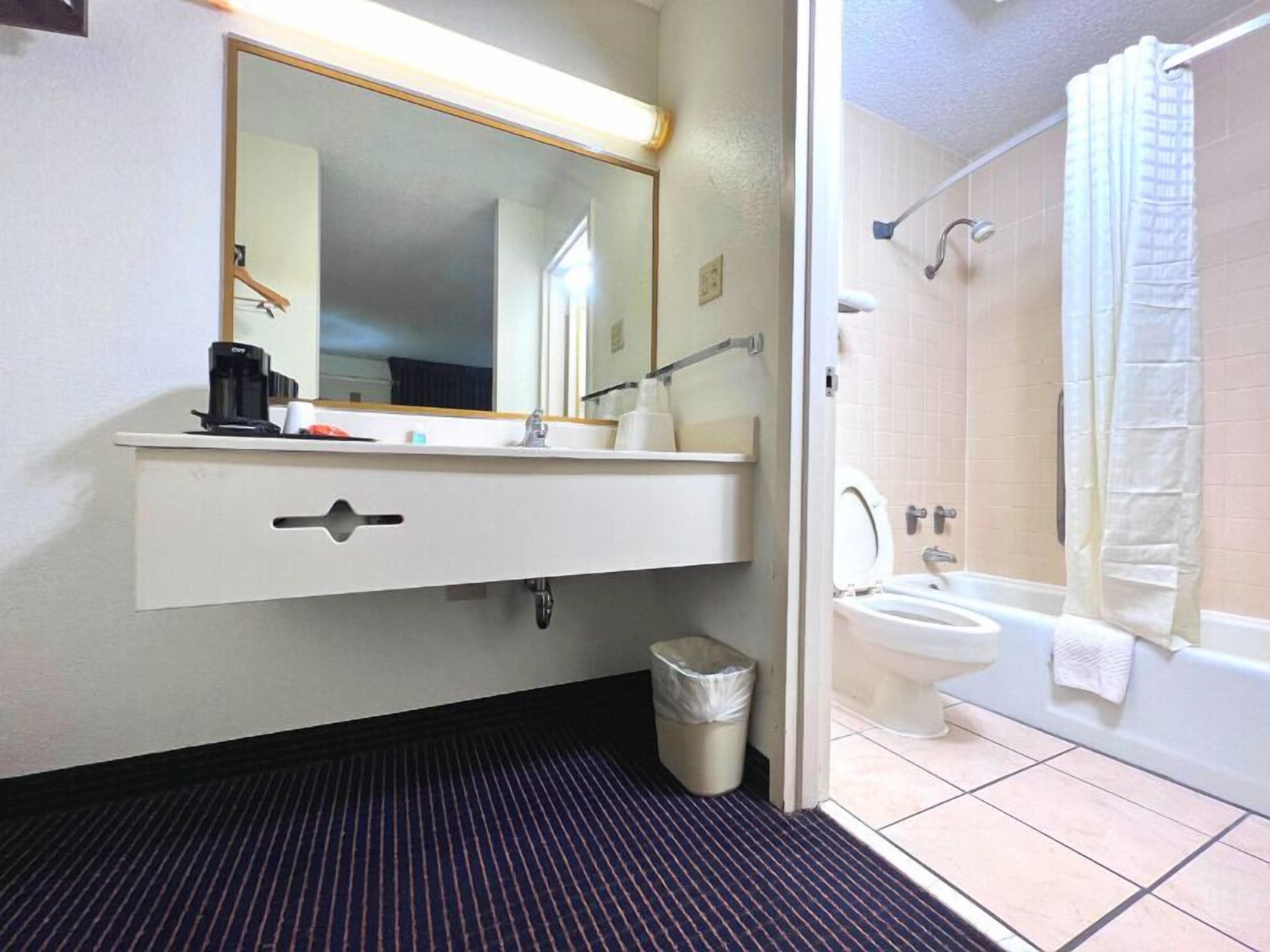 Heritage Inn And Suites