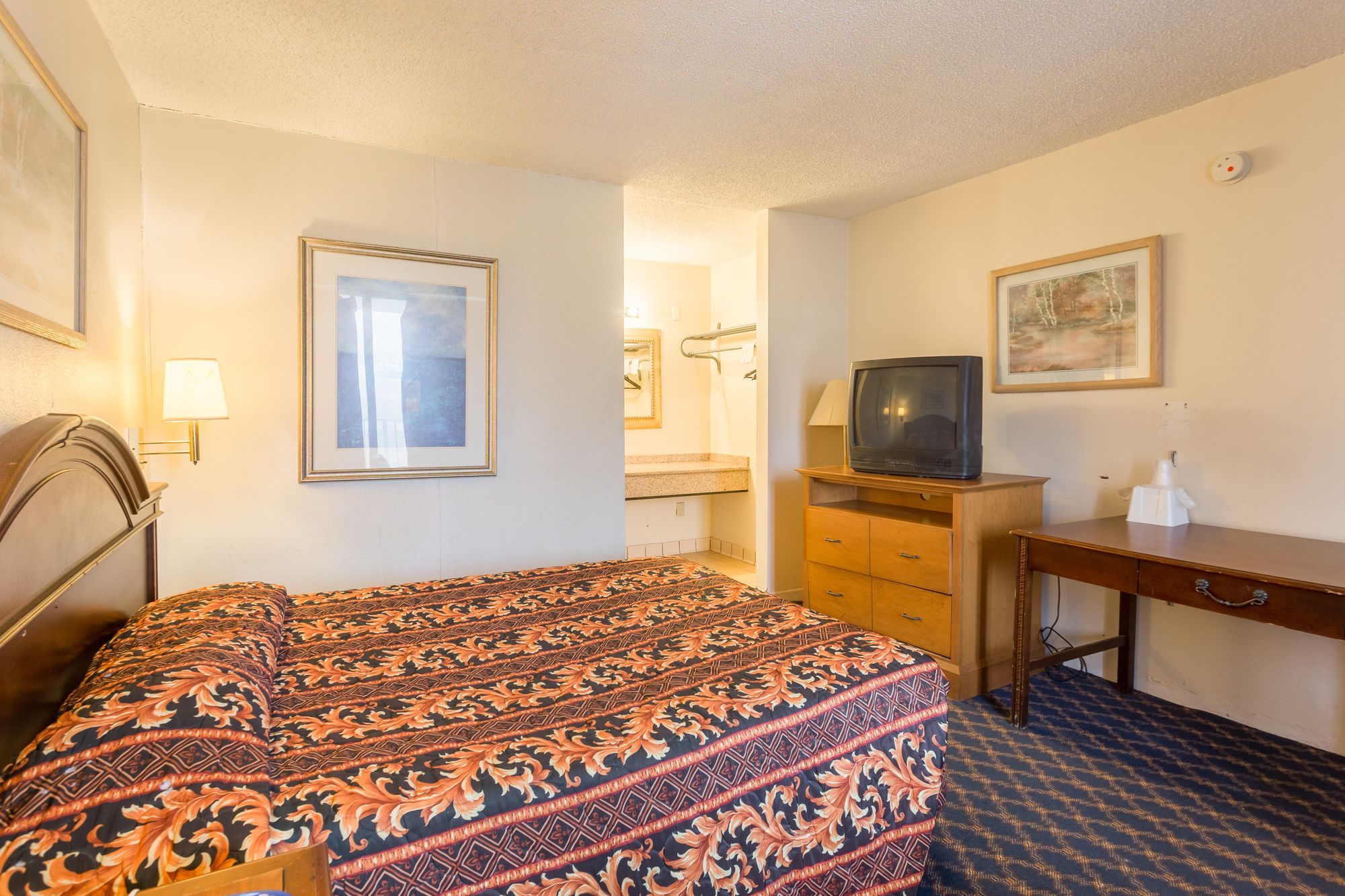 Bossier Inn and Suites