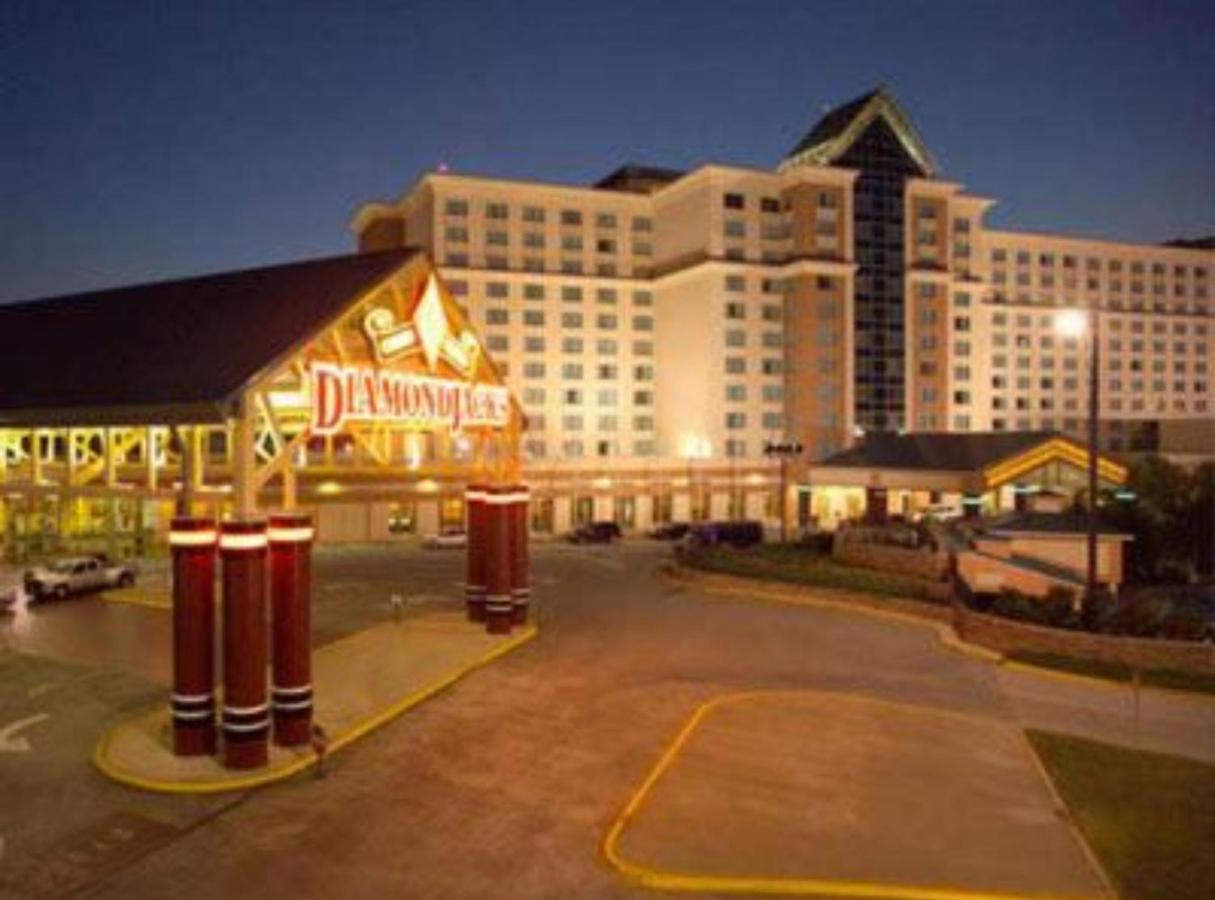 DiamondJacks Casino & Hotel