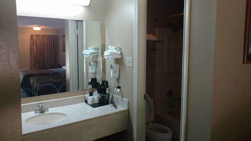 Super 8 by Wyndham Bossier City/Shreveport Area