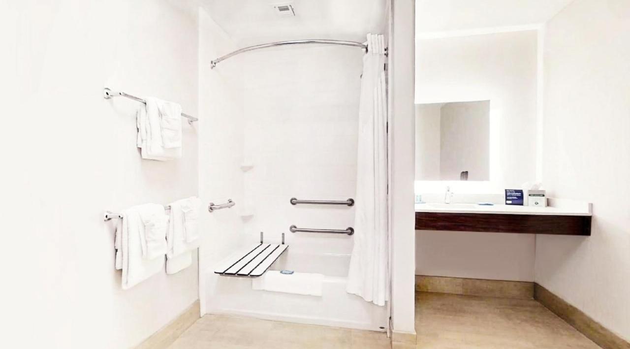 Holiday Inn Express & Suites Chalmette New Orleans S