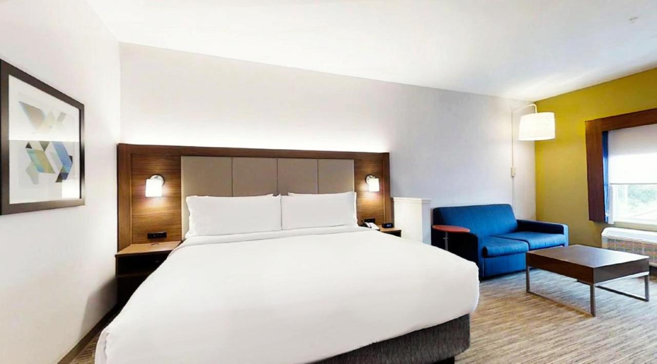 Holiday Inn Express & Suites Chalmette New Orleans S