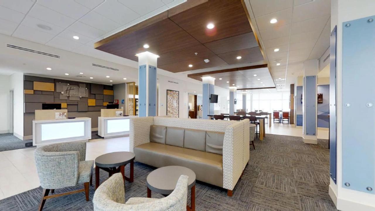 Holiday Inn Express & Suites Chalmette New Orleans S