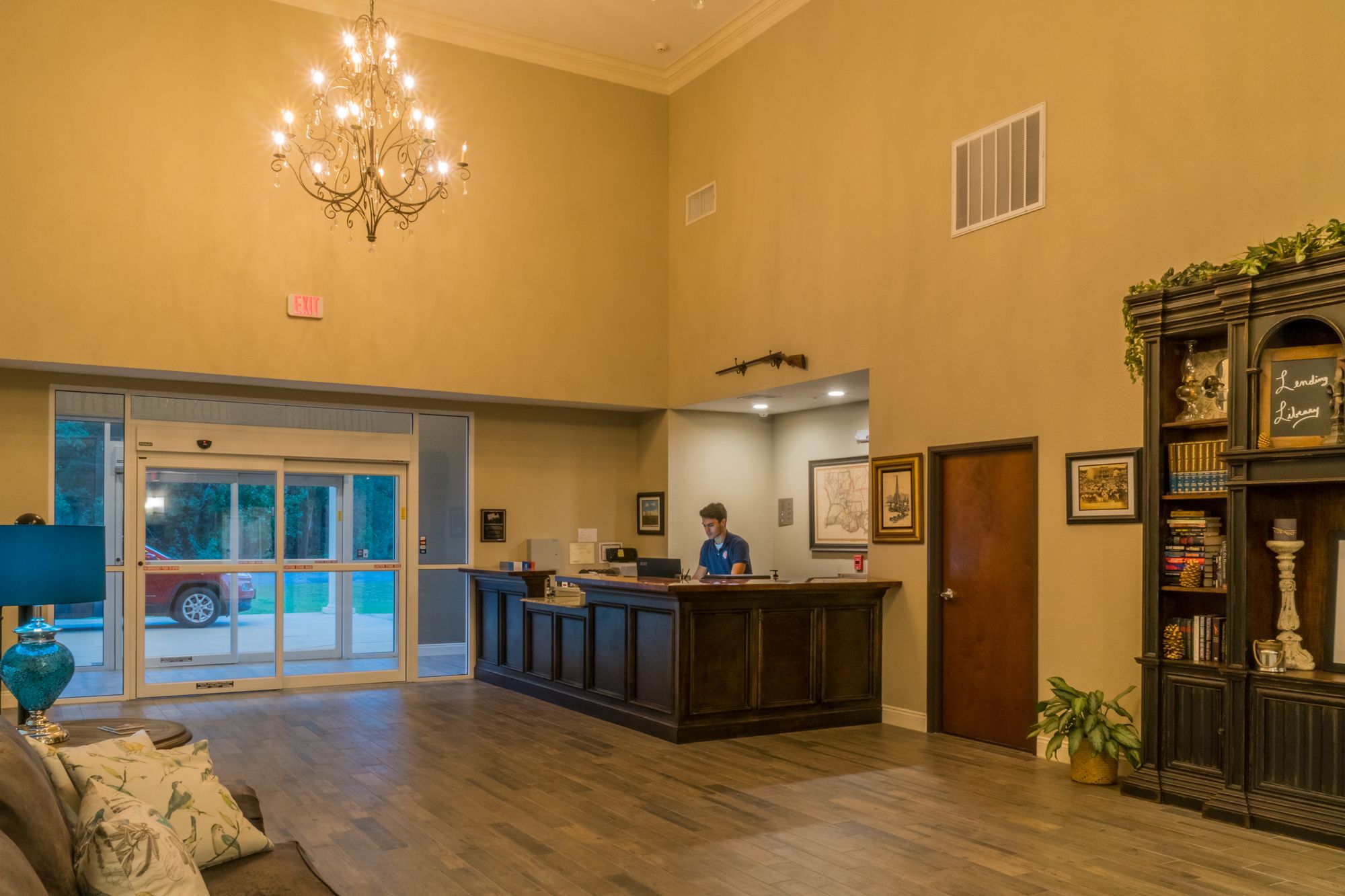 Heritage Place Hotel and Suites