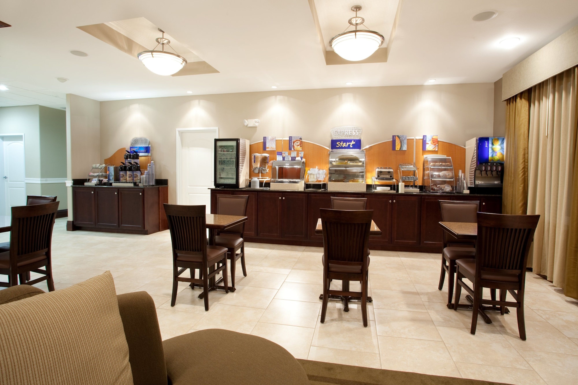Holiday Inn Express Hotel & Suites Galliano