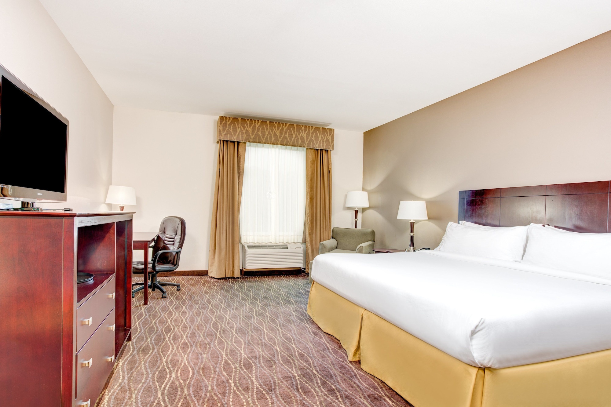 Holiday Inn Express Hotel & Suites Galliano