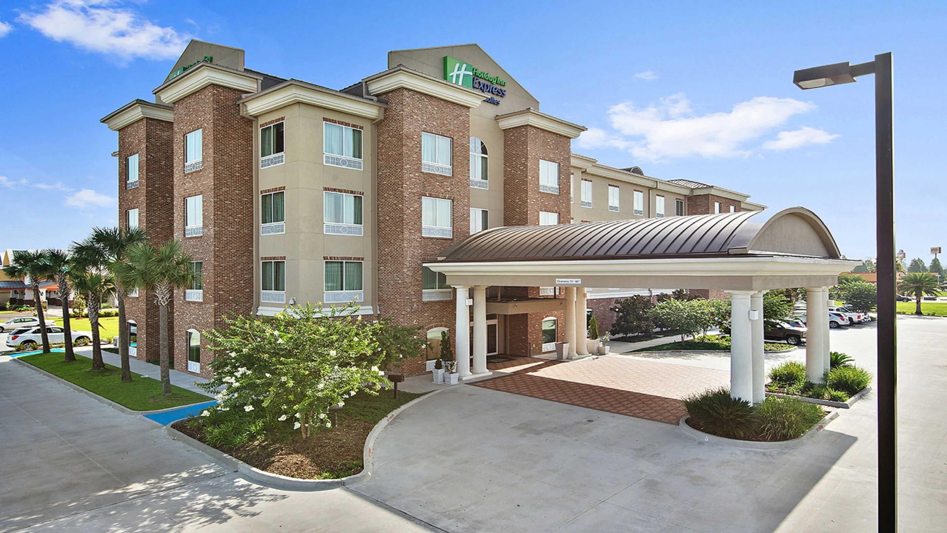 Holiday Inn Express & Suites Gonzales
