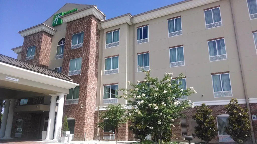 Holiday Inn Express & Suites Gonzales