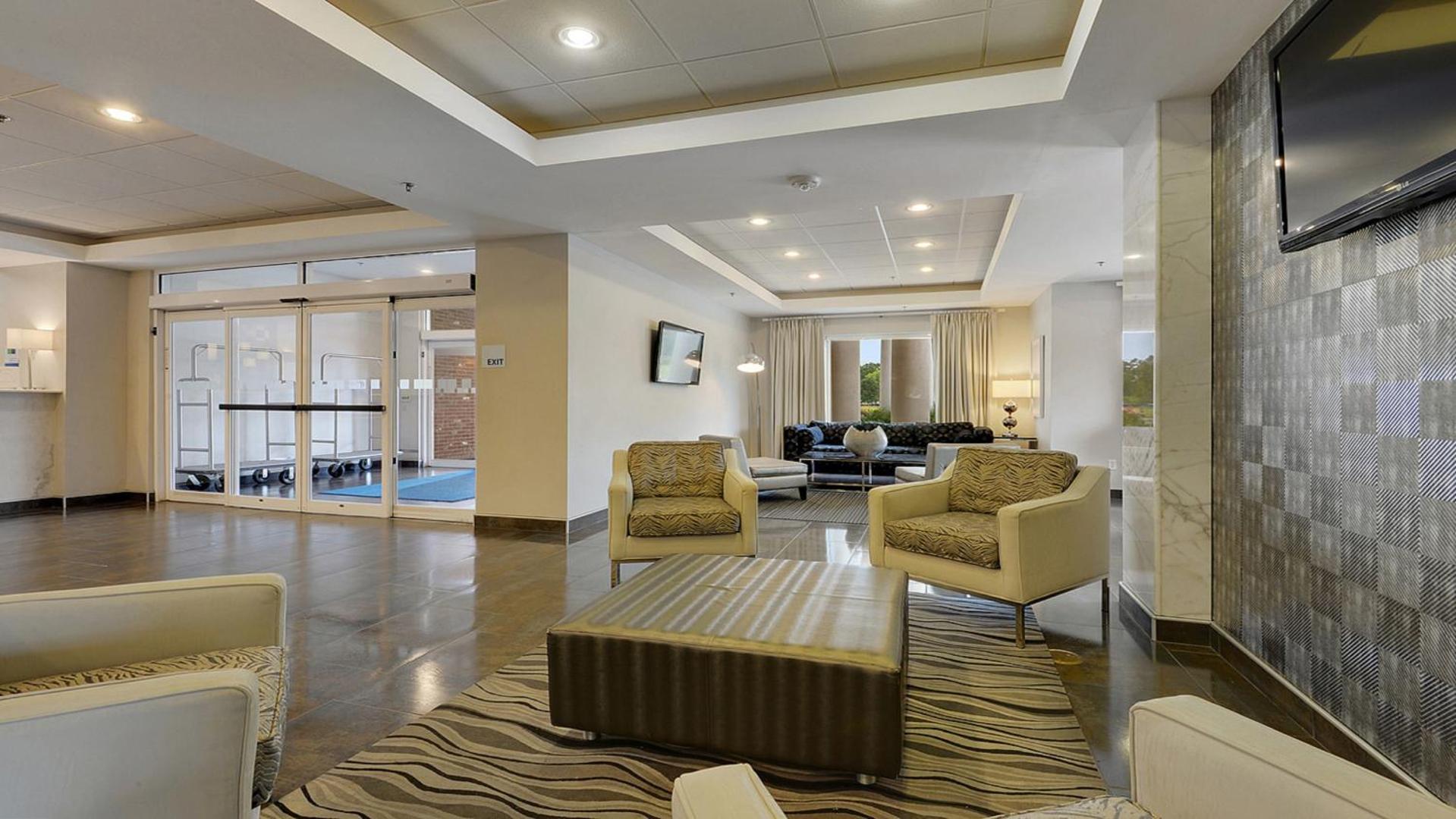 Holiday Inn Express & Suites Gonzales
