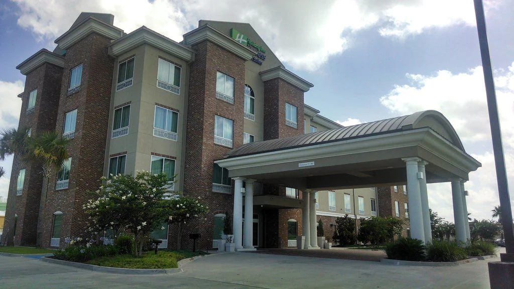 Holiday Inn Express & Suites Gonzales
