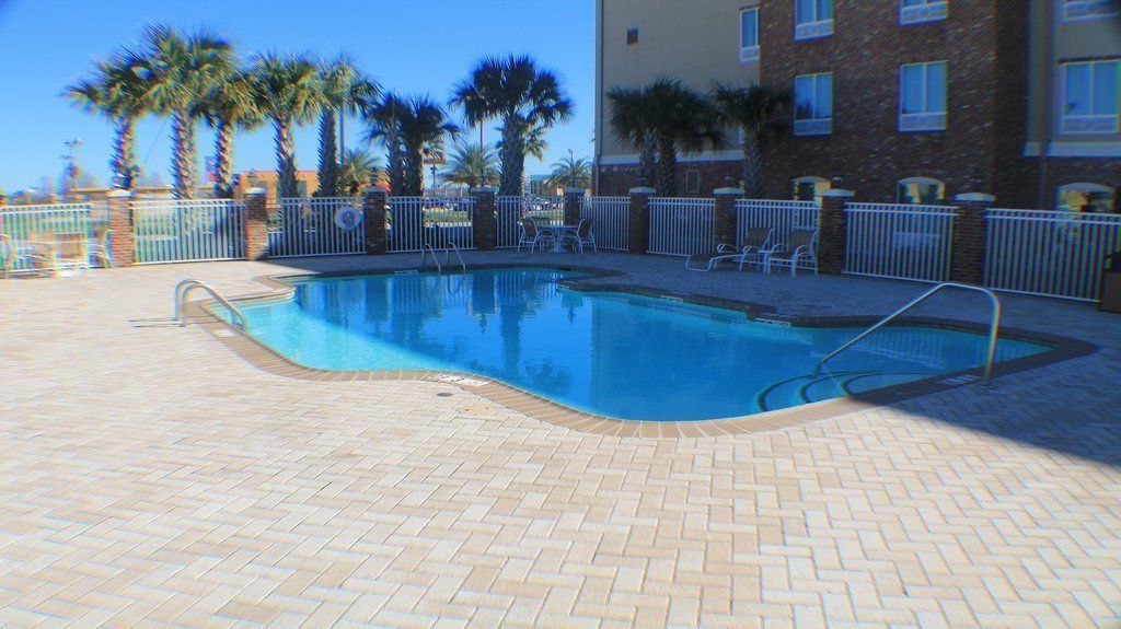 Holiday Inn Express & Suites Gonzales