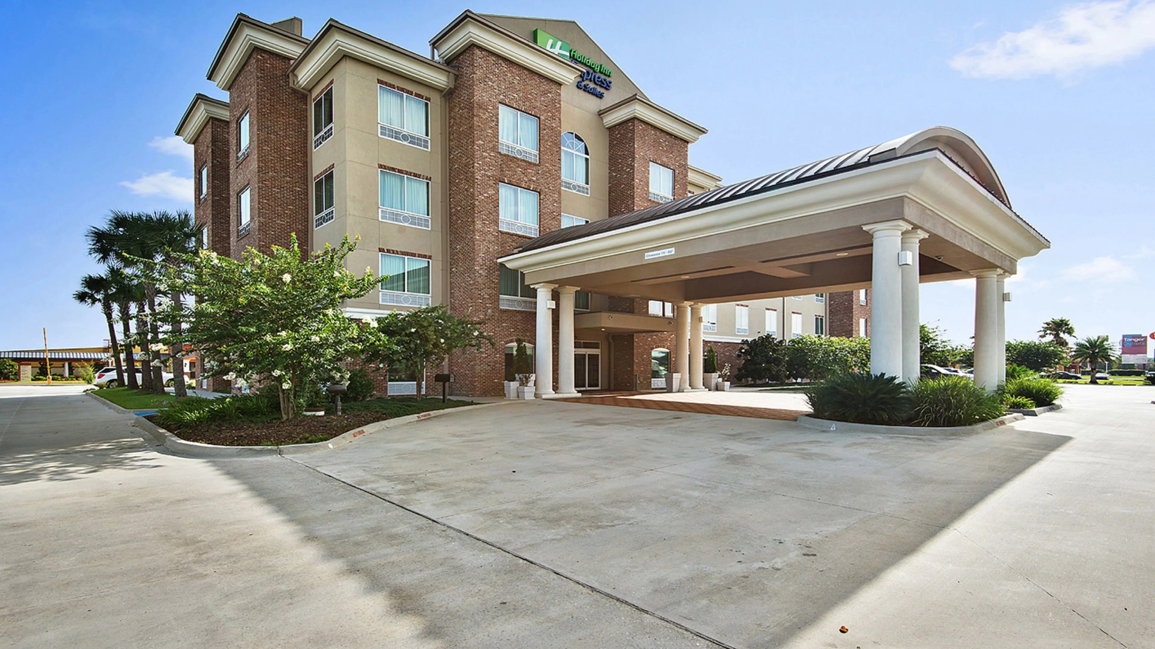 Holiday Inn Express & Suites Gonzales